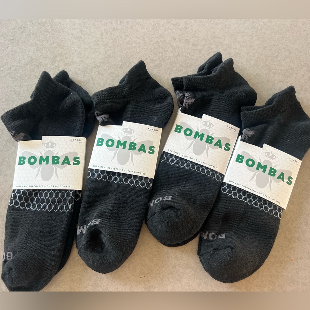 XL Men’s Bombas ankle socks
